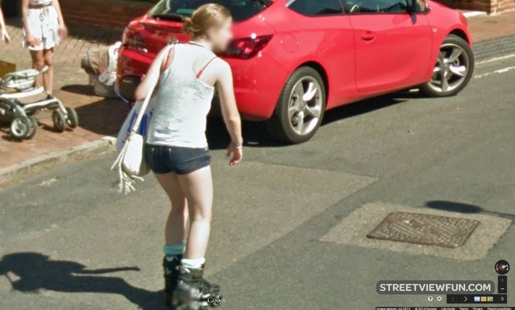 Rollergirl Cutie Streetviewfun